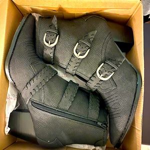 Charmer : western look by Coconuts Matisse footwear. NWT